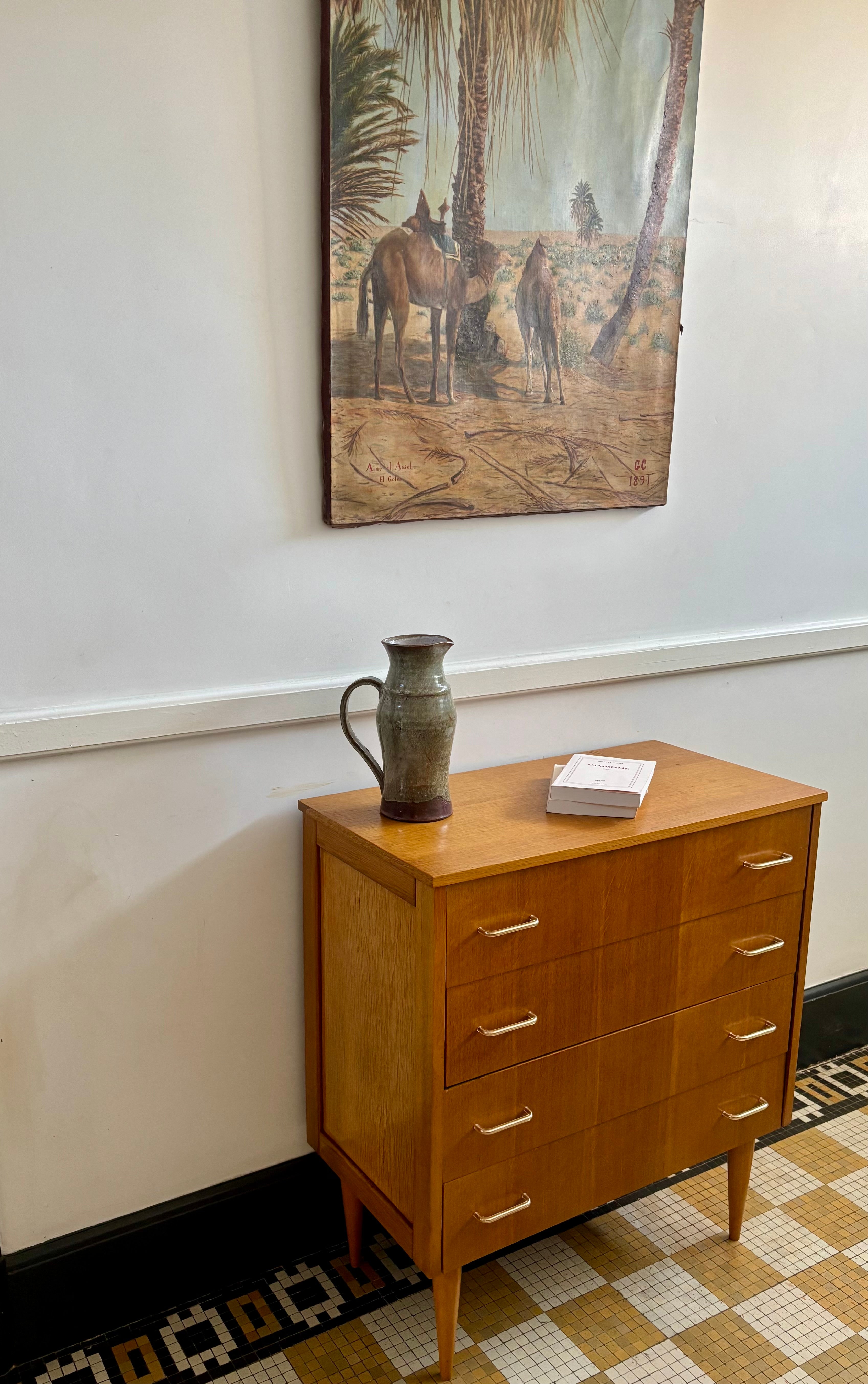 Commode moderniste en chêne – années 60