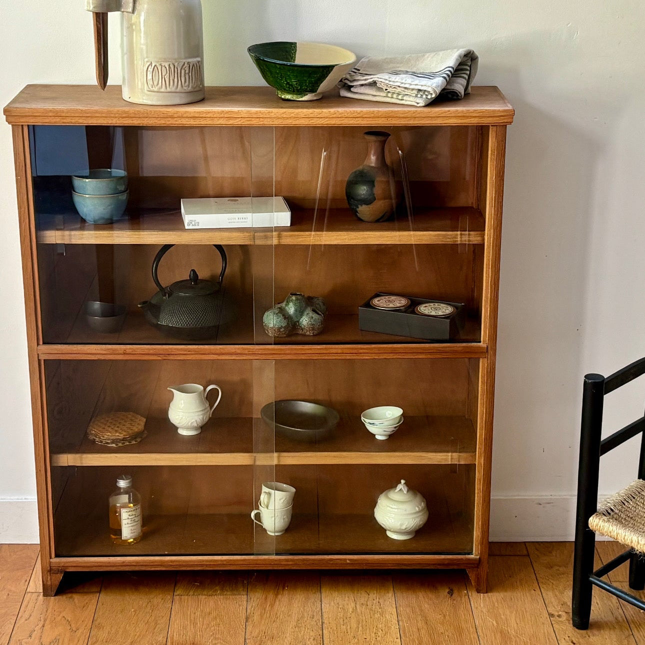 Vitrine moderniste en chêne - années 50-60
