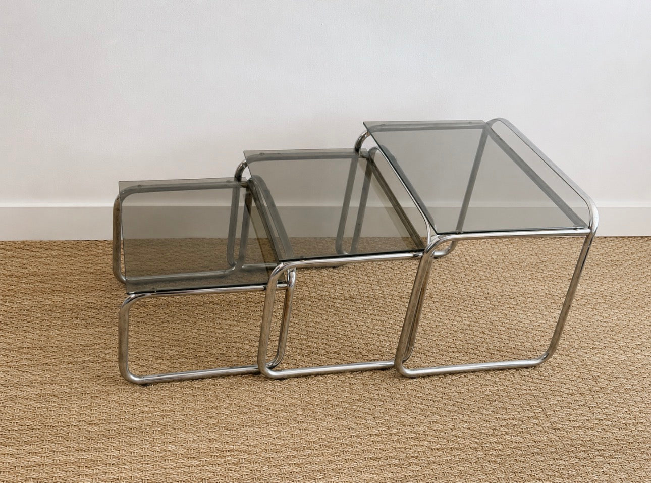 Tables gigognes en verre – années 70