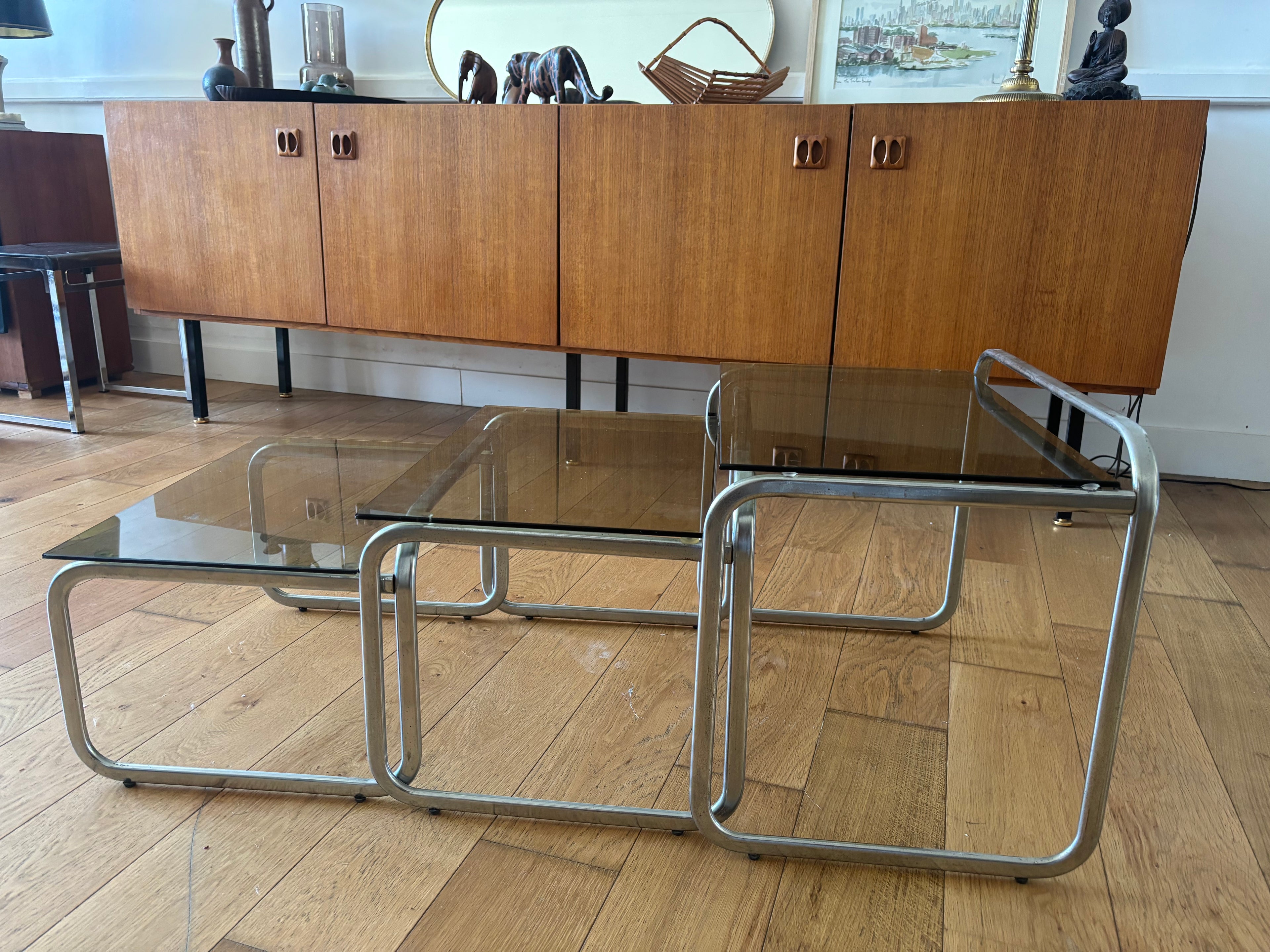 Tables gigognes en verre – années 70