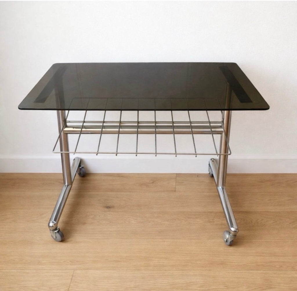 Desserte chromée à roulettes – verre fumé – années 70/80