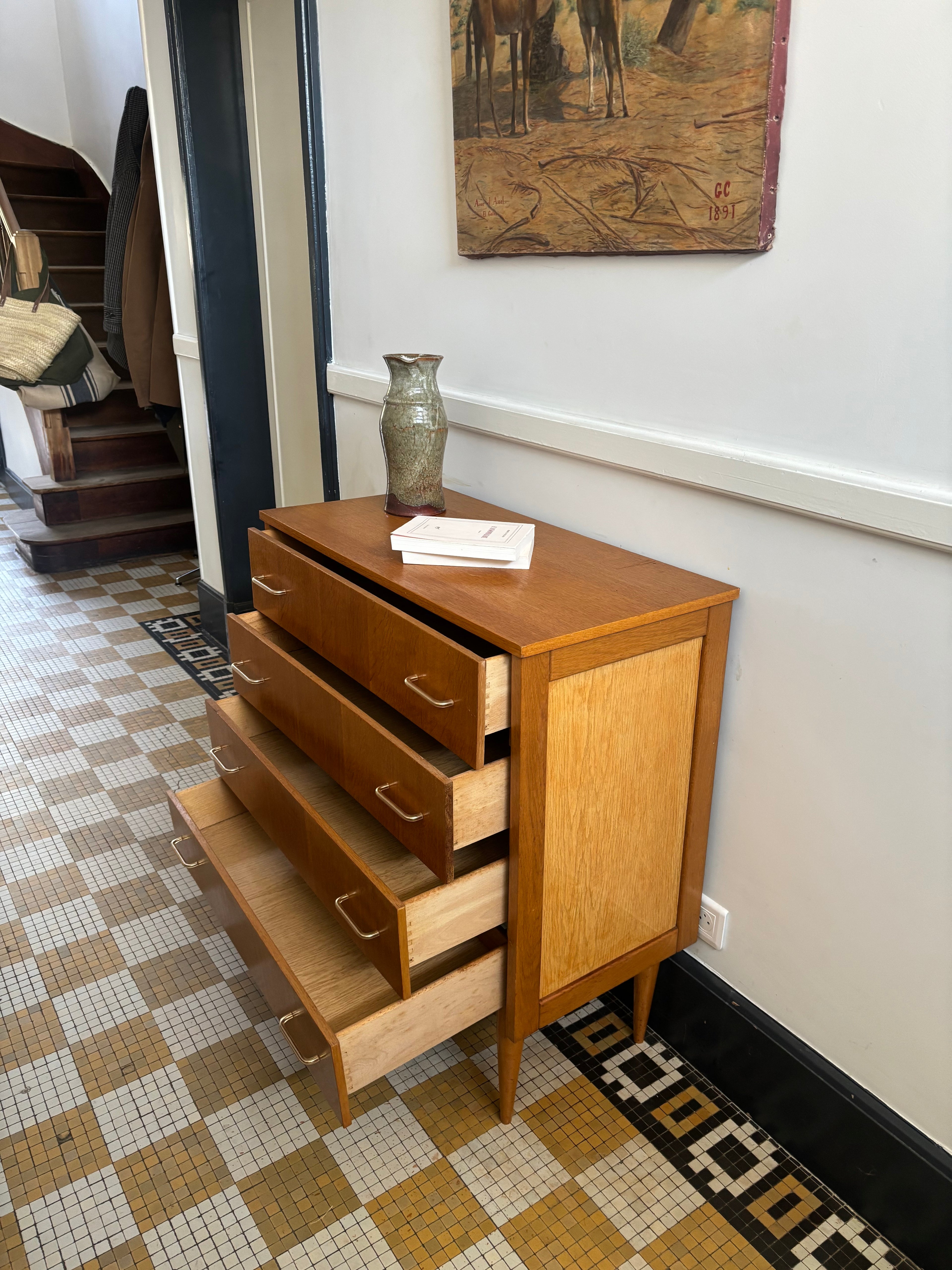 Commode moderniste en chêne – années 60