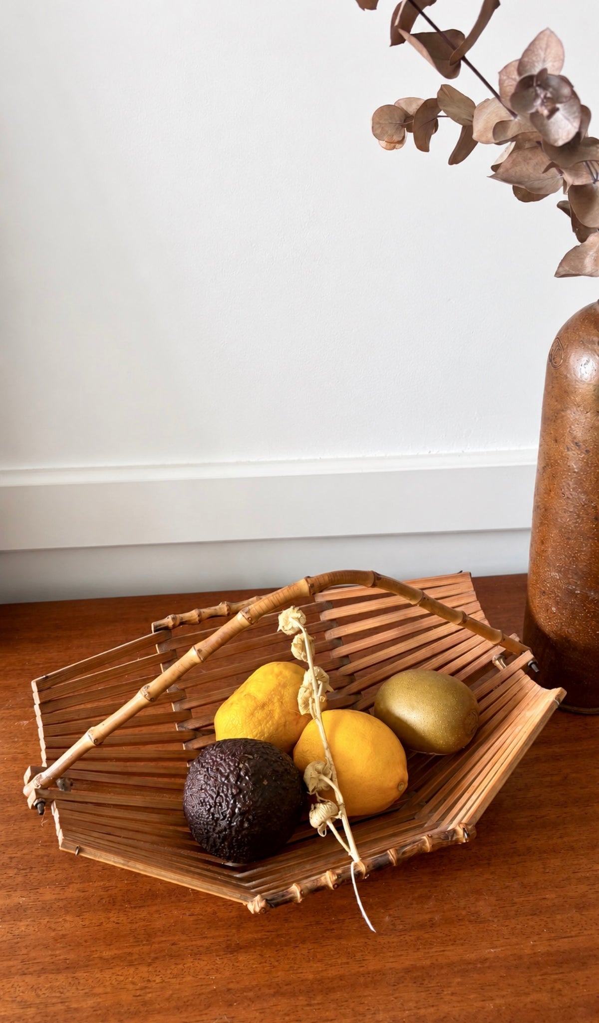 Corbeille à fruits en bambou et rotin – années 1950-1960