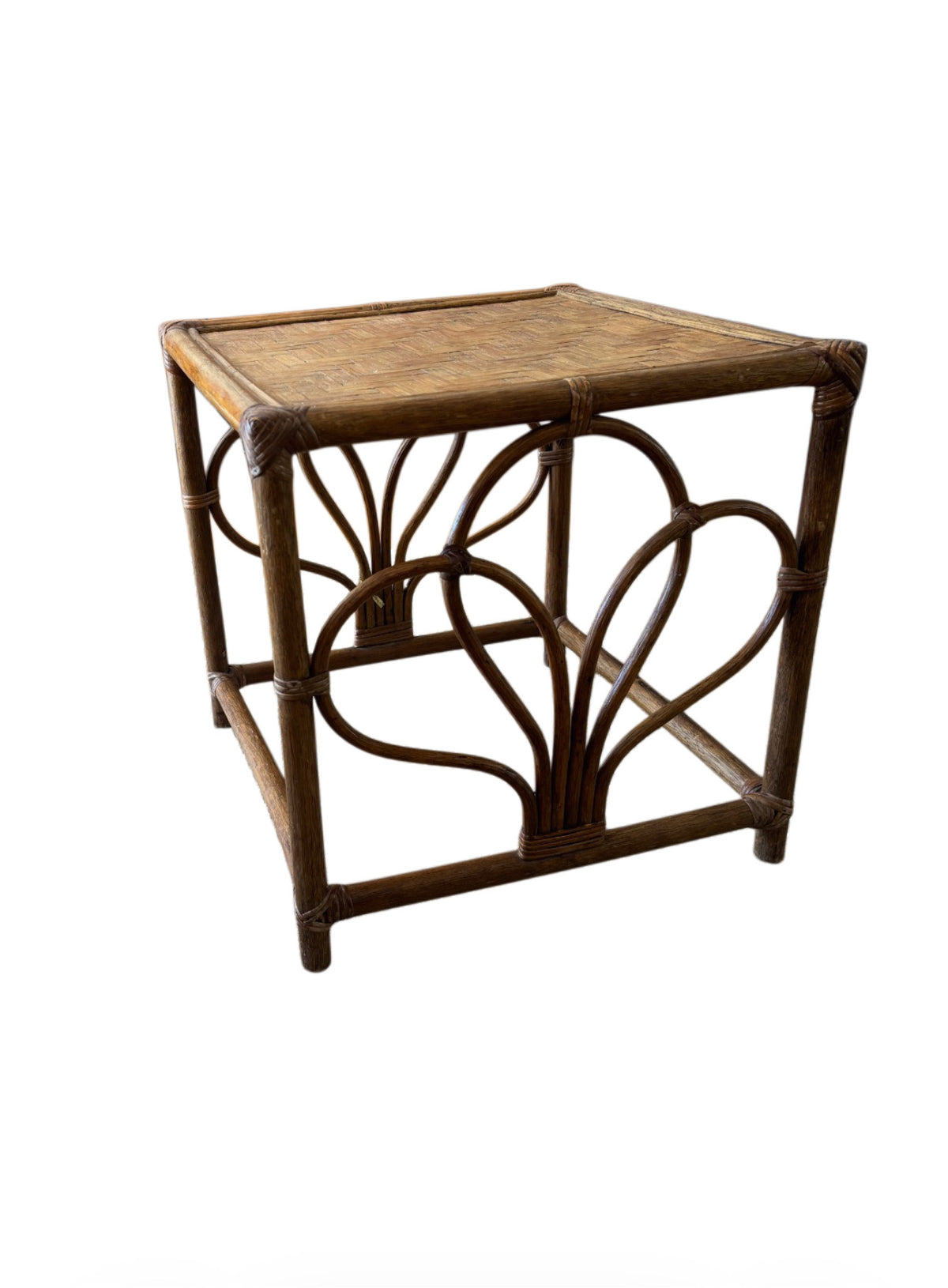 TABLE D’APPOINT EN ROTIN – ANNÉES 70